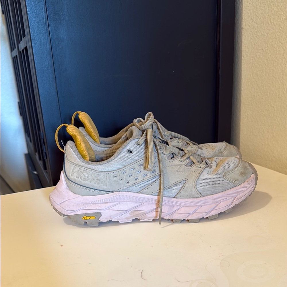 Urban outfitters hokas